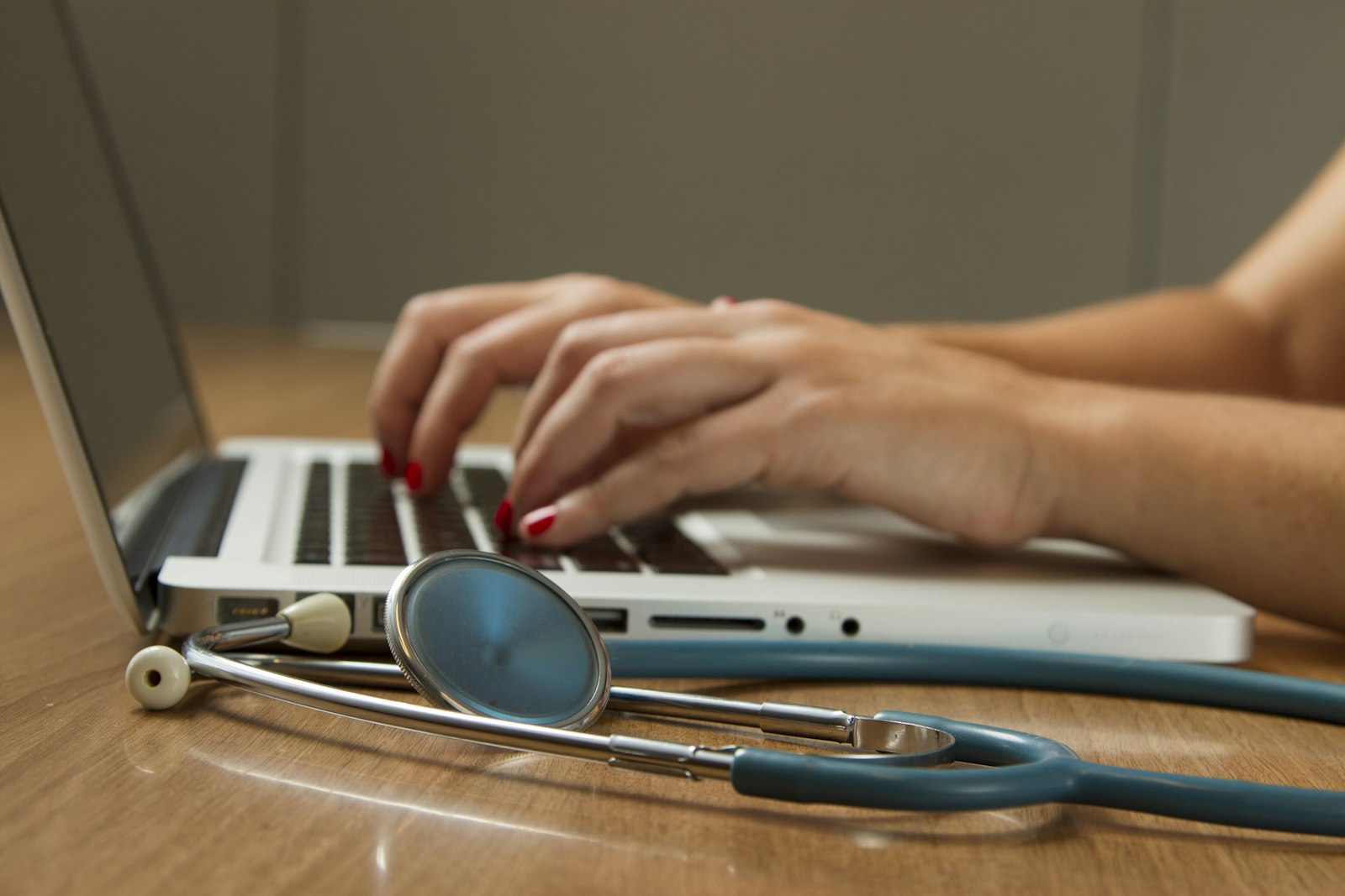 Varicose Veins: 6 Signs You Shouldn't Ignore